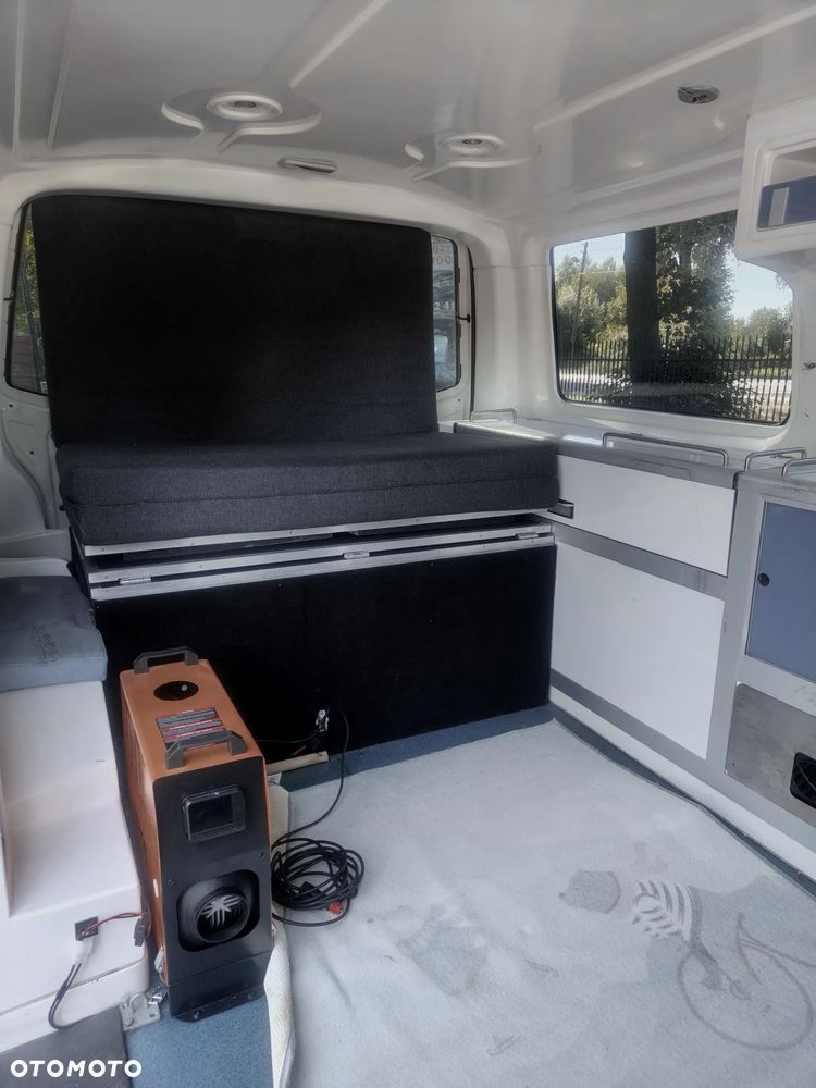 Volkswagen Transporter - 13