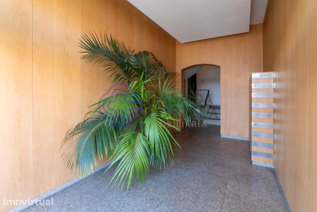 Apartamento T4 junto ao Metro de Salgueiros | Paranhos | Porto - Grande imagem: 3/41
