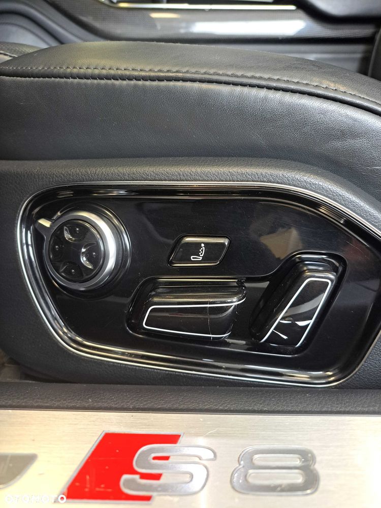 Audi S8 - 4