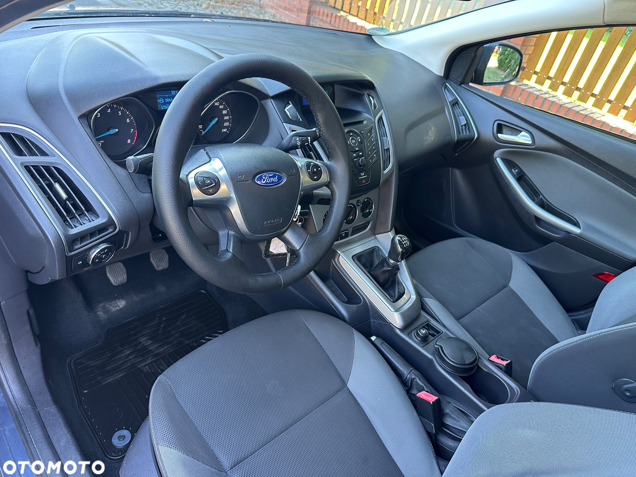 Ford Focus 1.6 SYNC Edition - 33