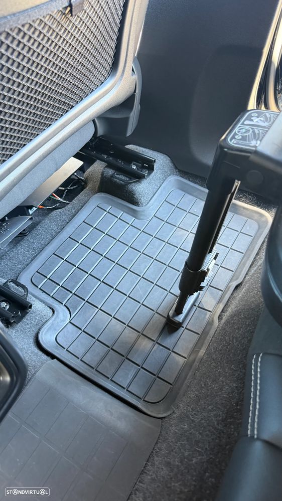 Volvo XC 40 1.5 T3 R-Design Geartronic - 13