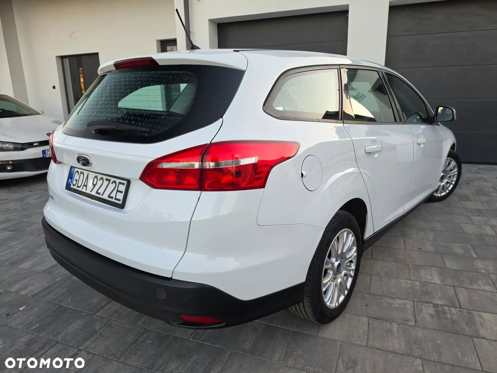 Ford Focus 1.5 TDCi SYNC Edition - 11