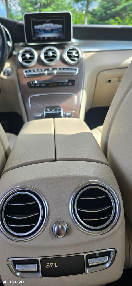 Mercedes-Benz GLC - 32