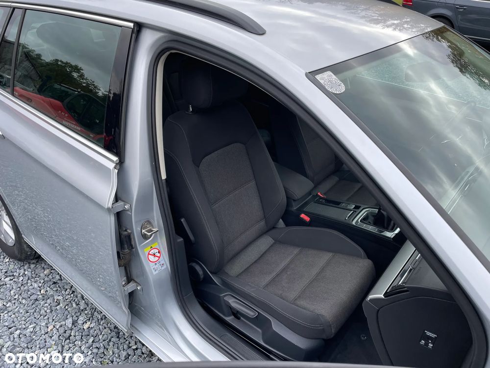 Volkswagen Passat - 21