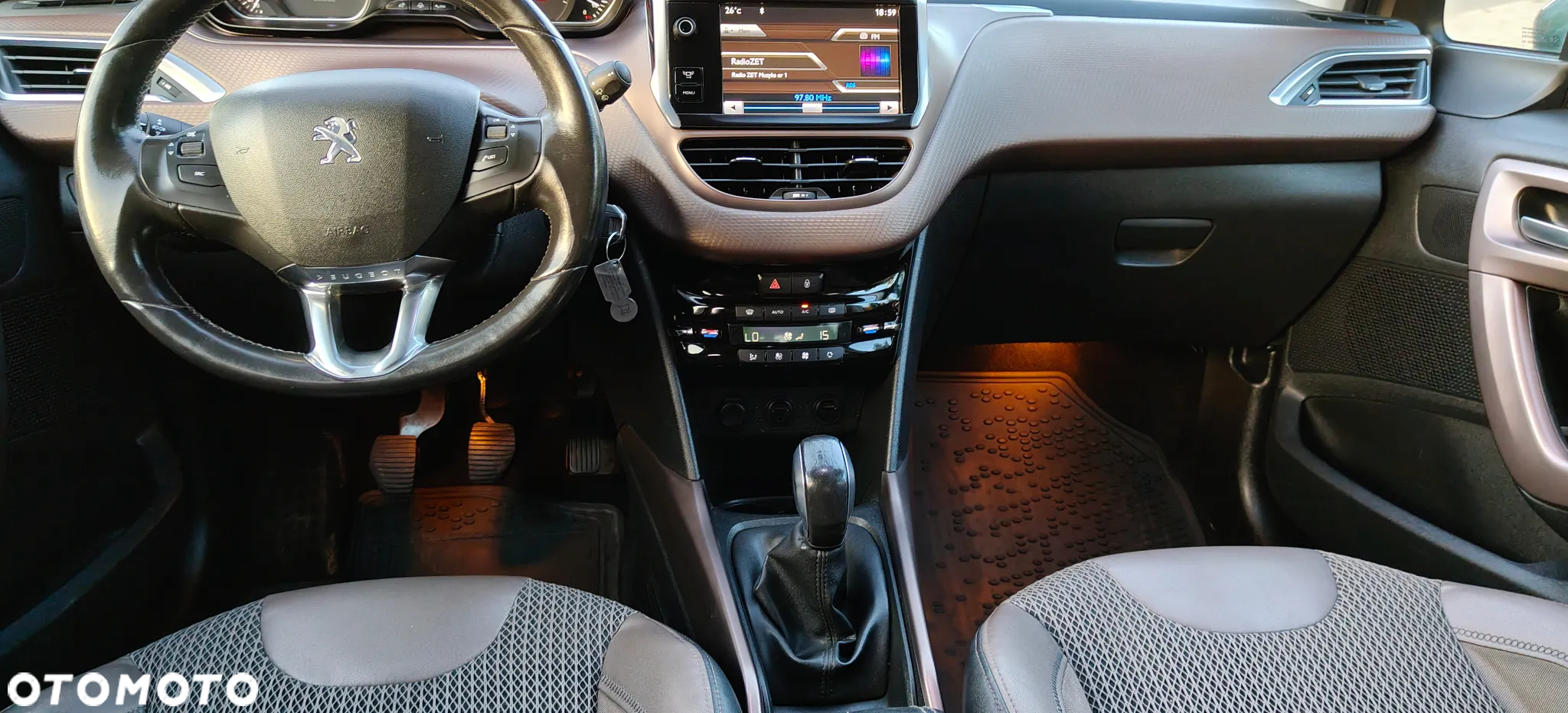 Peugeot 2008 1.6 e-HDi Allure S&S - 29