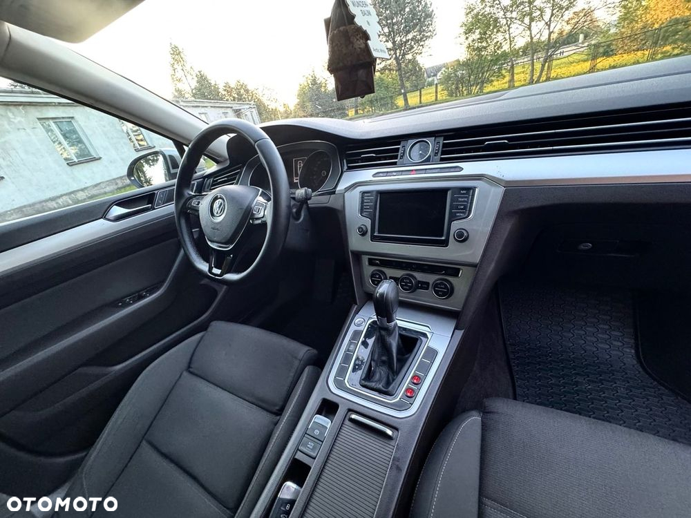 Volkswagen Passat - 9