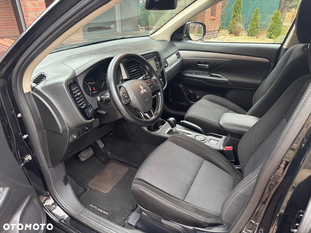 Mitsubishi Outlander 2.4 4WD CVT Intense - 14