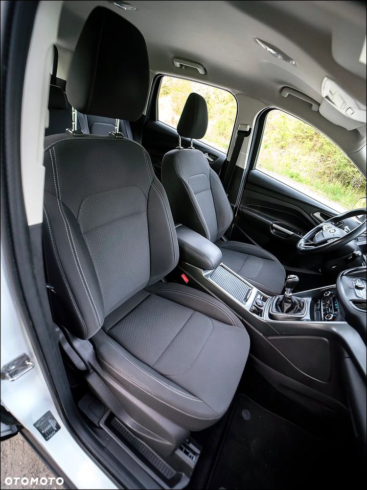 Ford Kuga - 34