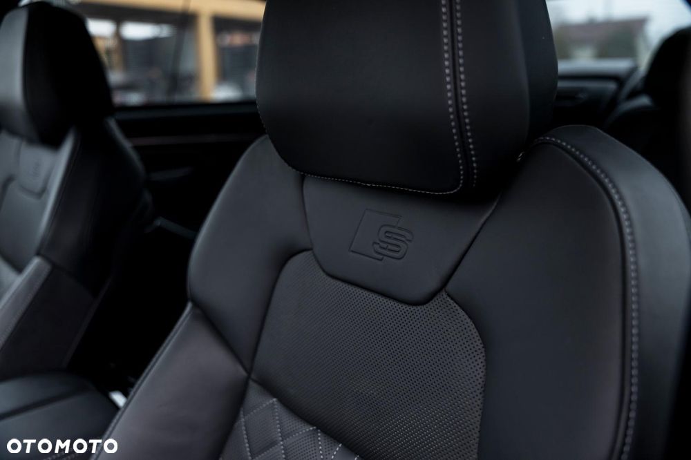 Audi A8 L 55 TFSI quattro tiptronic - 32