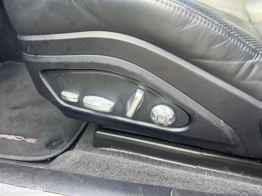 Porsche Panamera Sport Turismo 4 E-Hybrid - 6