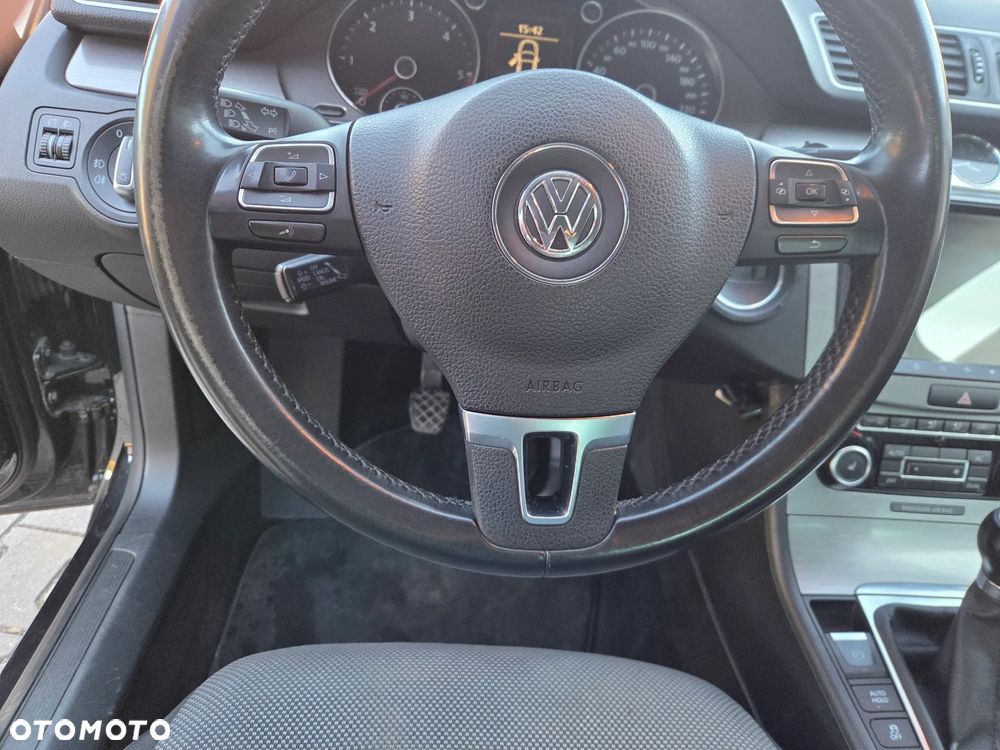 Volkswagen Passat 2.0 TDI DPF Comfortline - 18