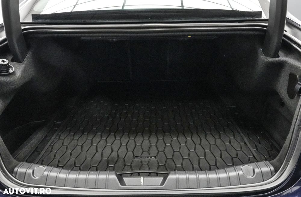 Jaguar XF 20d RWD E-Performance Pure - 22