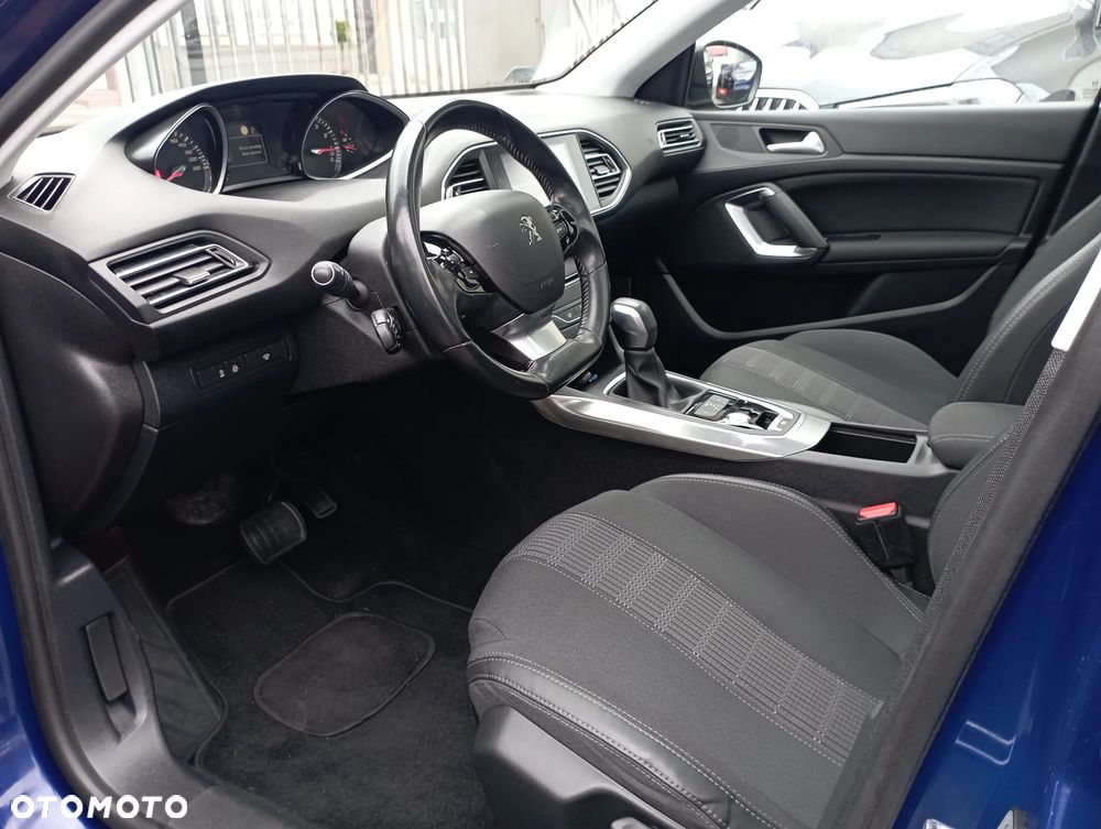 Peugeot 308 1.2 PureTech Allure S&S EAT6 - 7