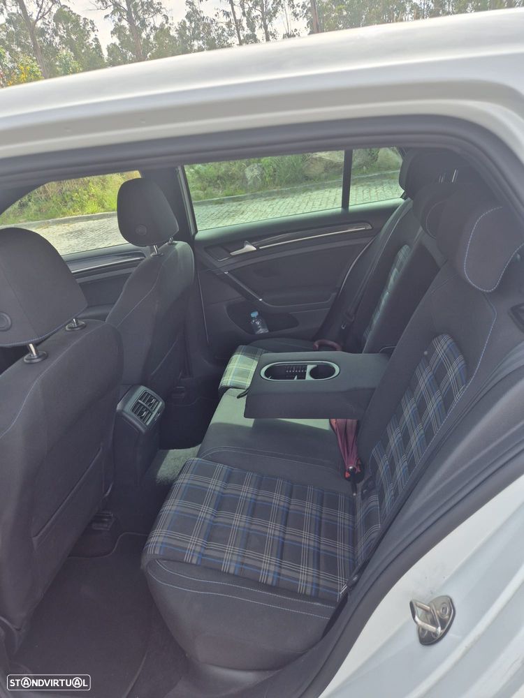 VW Golf 1.4 GTE Plug-In-Hybrid DSG - 8