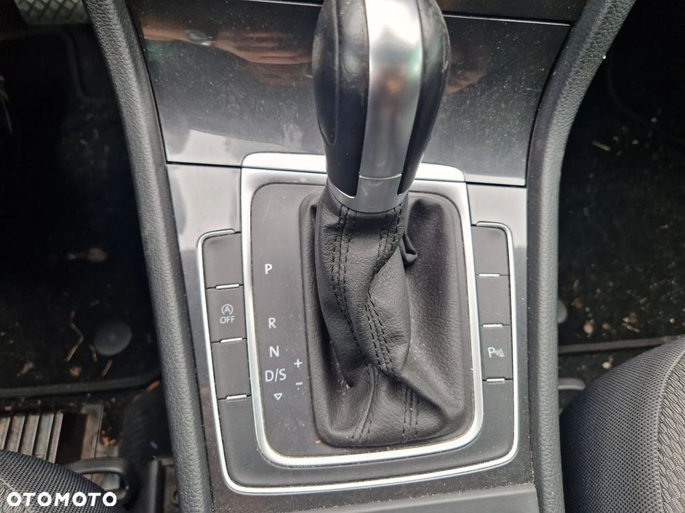Volkswagen Golf - 11