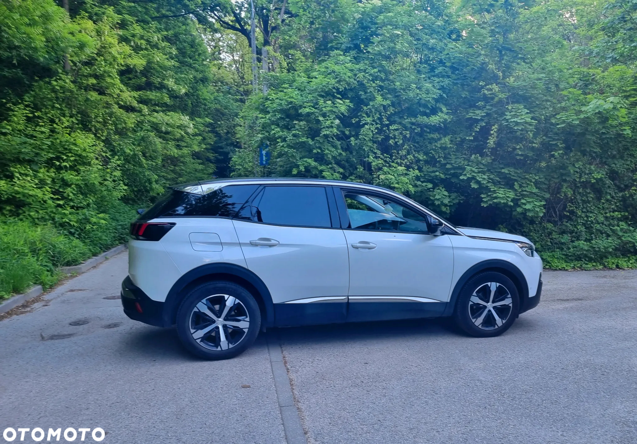 Peugeot 3008 1.2 PureTech GPF Allure S&S EAT8 - 8