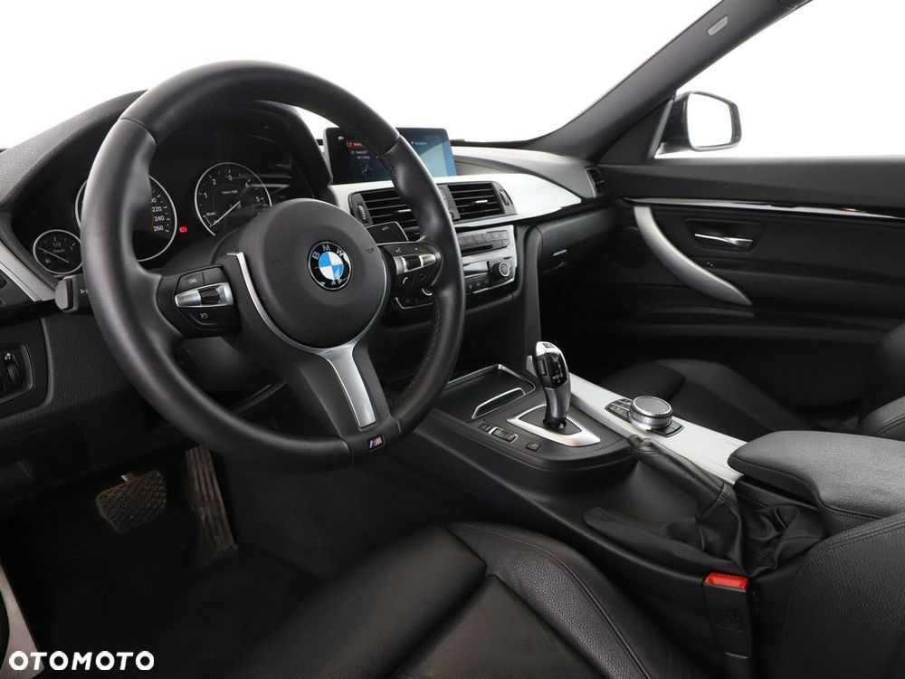 BMW Seria 3 318d M Sport - 15