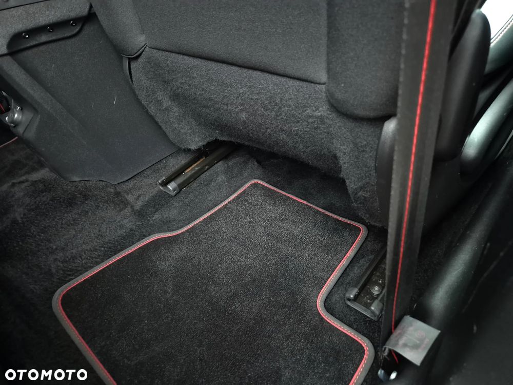 Peugeot 2008 BlueHDi FAP 120 STOP & START GT-Line Edition - 18