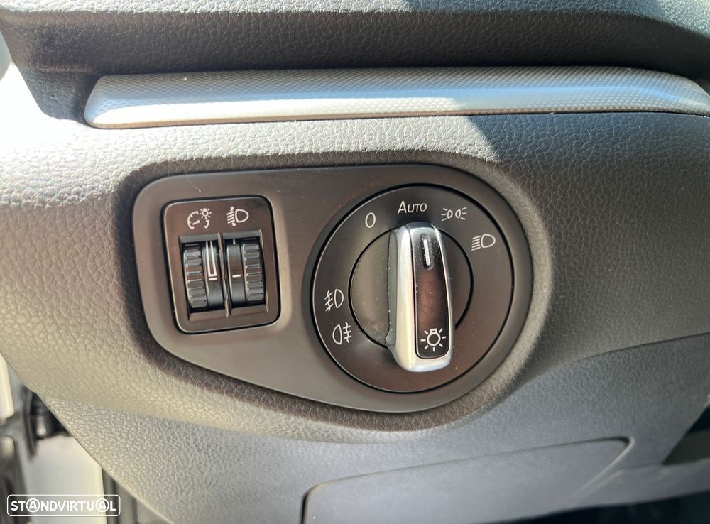 VW Sharan 2.0 TDI Confortline - 11