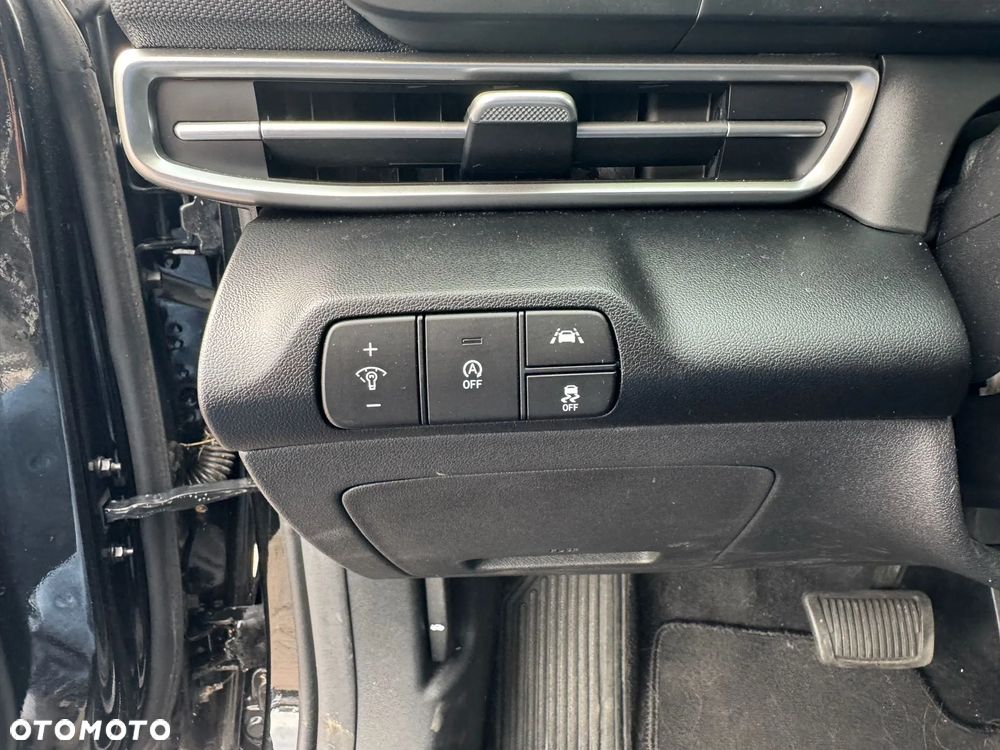 Hyundai Elantra - 12