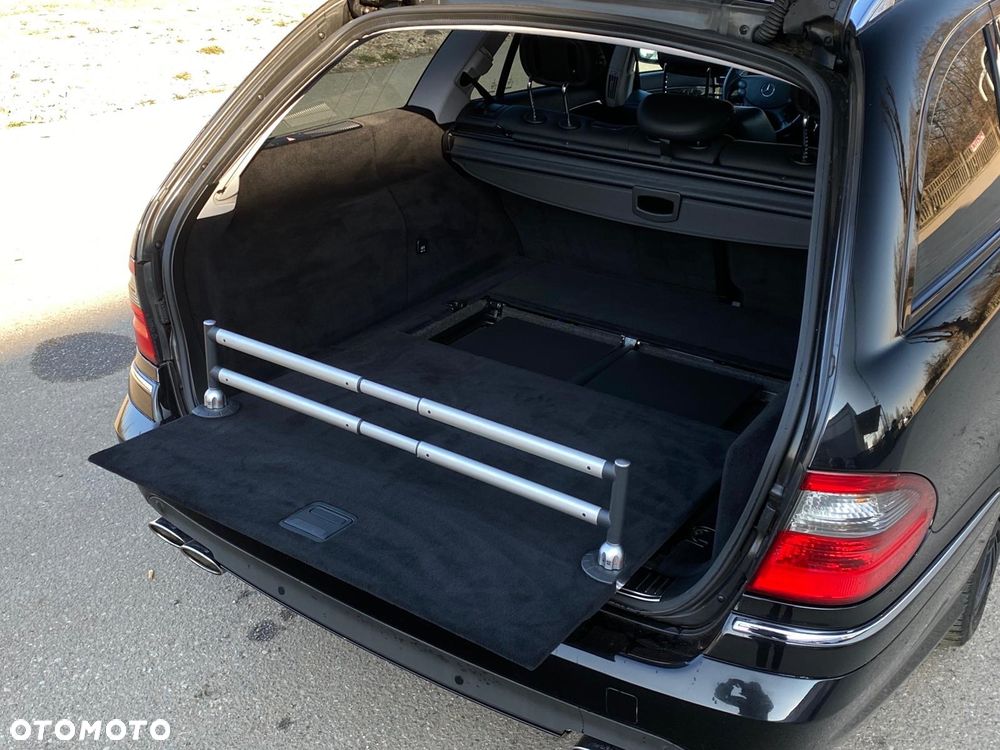 Mercedes-Benz Klasa E 63 AMG T 7G-TRONIC - 22