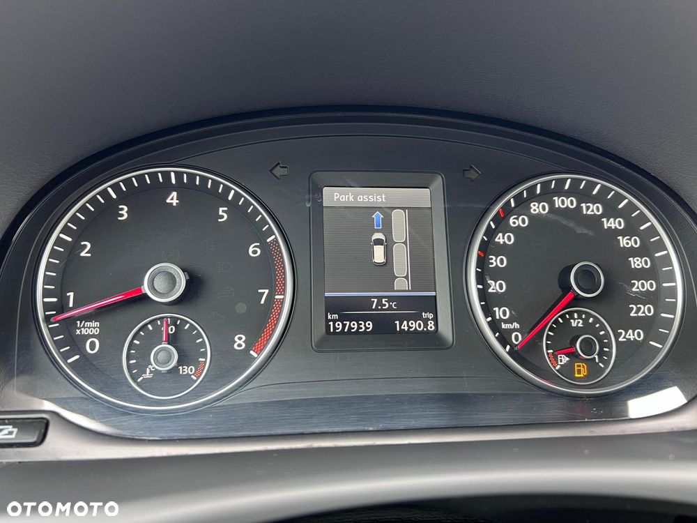 Volkswagen Touran 1.2 TSI STYLE - 30