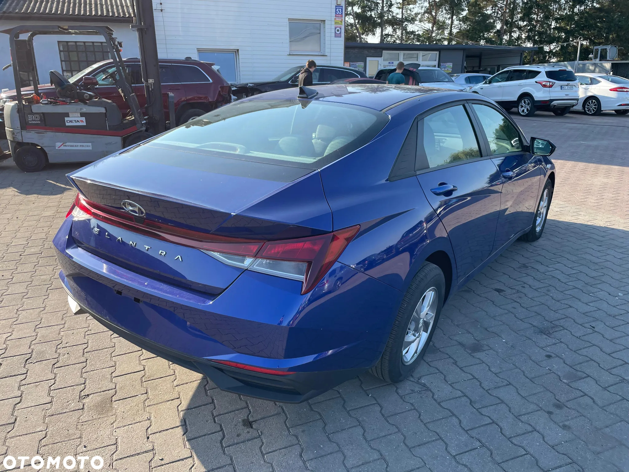 Hyundai Elantra - 3
