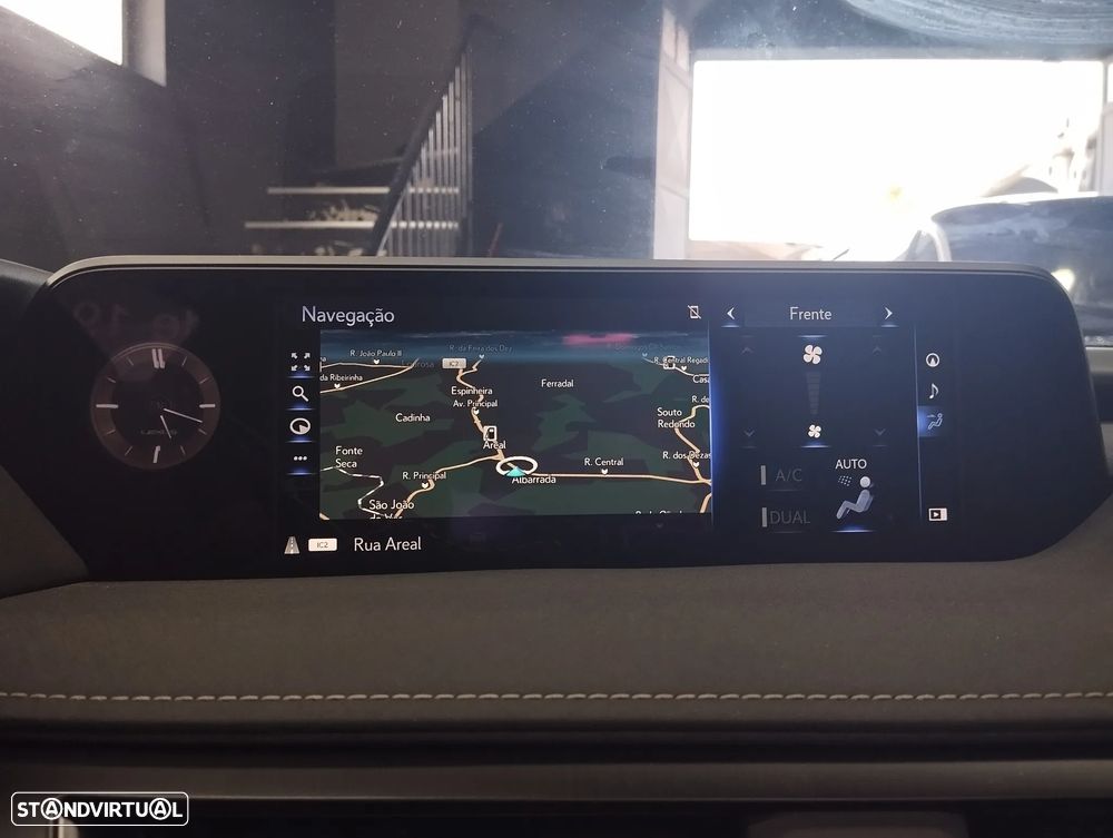 Lexus UX Luxury+TAE+JLL18 — fotografia 37