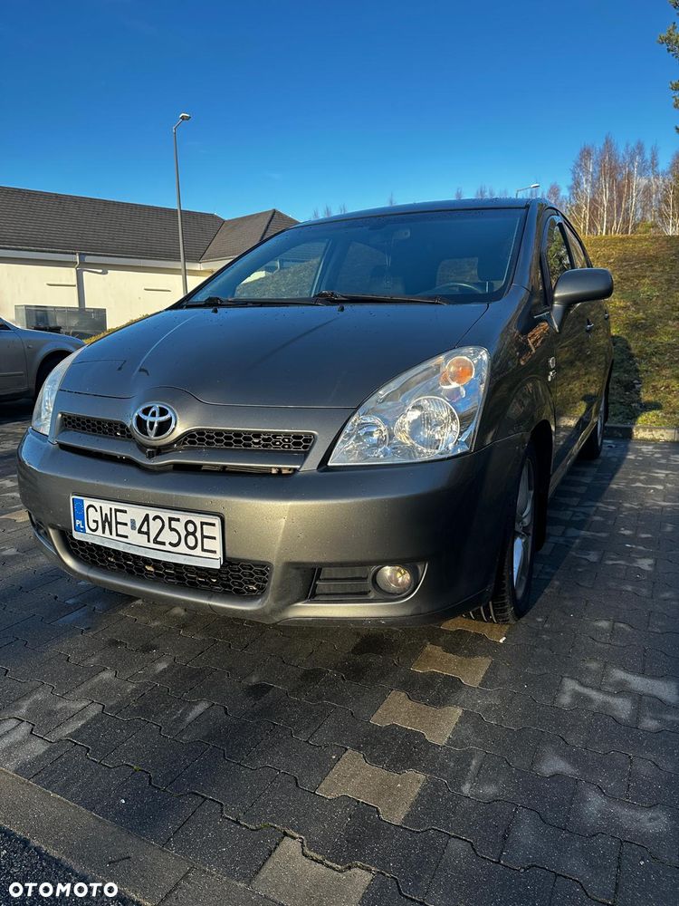 Toyota Corolla Verso 2.2 D-4D X 7os - 9
