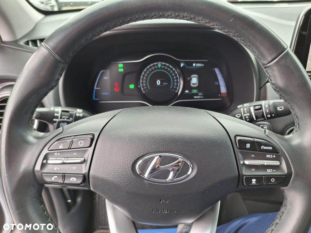 Hyundai Kona 39kWh Premium - 23