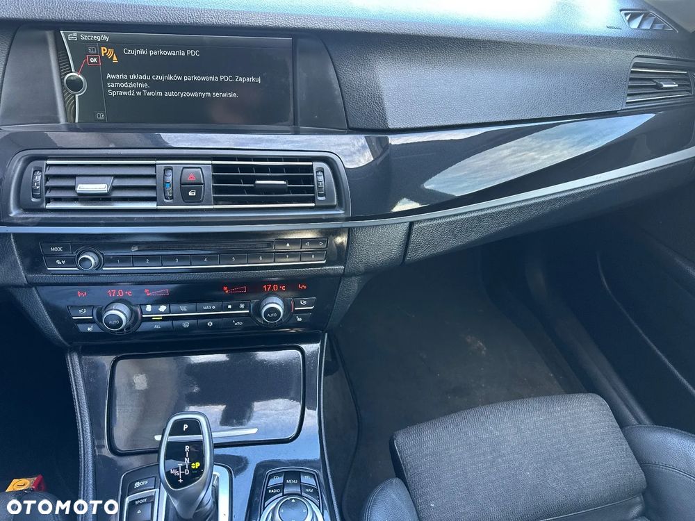 BMW Seria 5 525d xDrive - 16