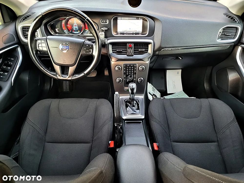 Volvo V40 D2 Momentum - 13