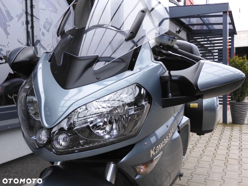 Kawasaki GTR - 38