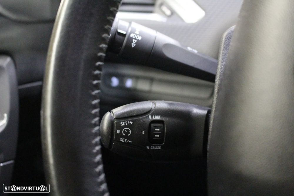 Peugeot 2008 1.6 BlueHDi Style - 23