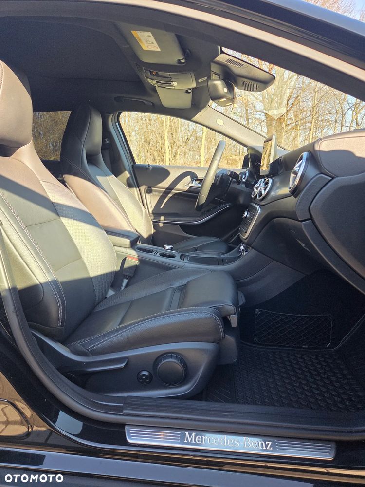 Mercedes-Benz GLA 220 d 4Matic 7G-DCT Style - 7