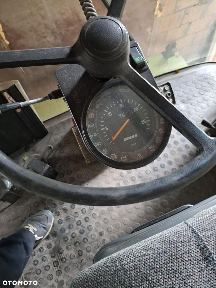 Claas MEGA 218 - 11