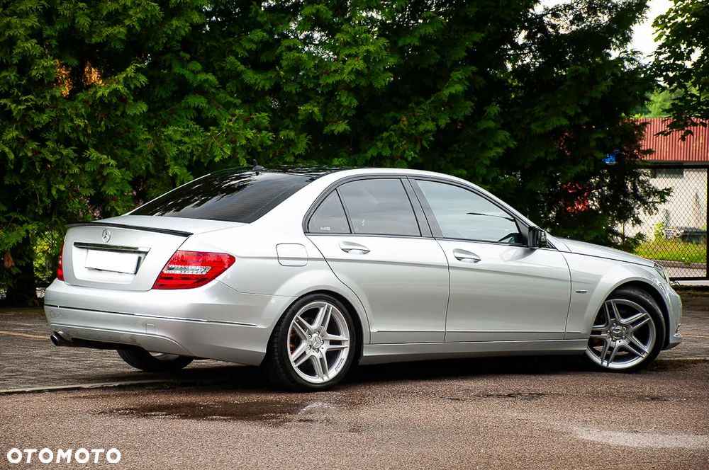 Mercedes-Benz Klasa C 250 CGI BlueEff Avantgarde - 14