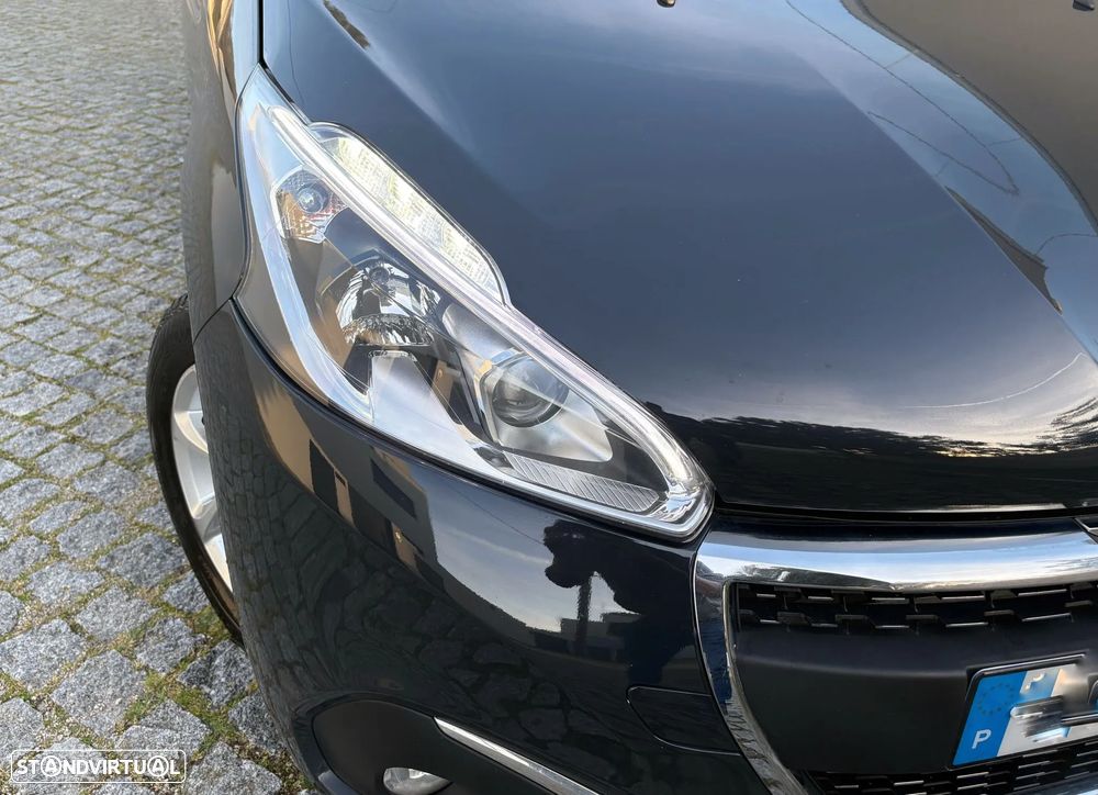 Peugeot 208 1.2 PureTech Style - 27