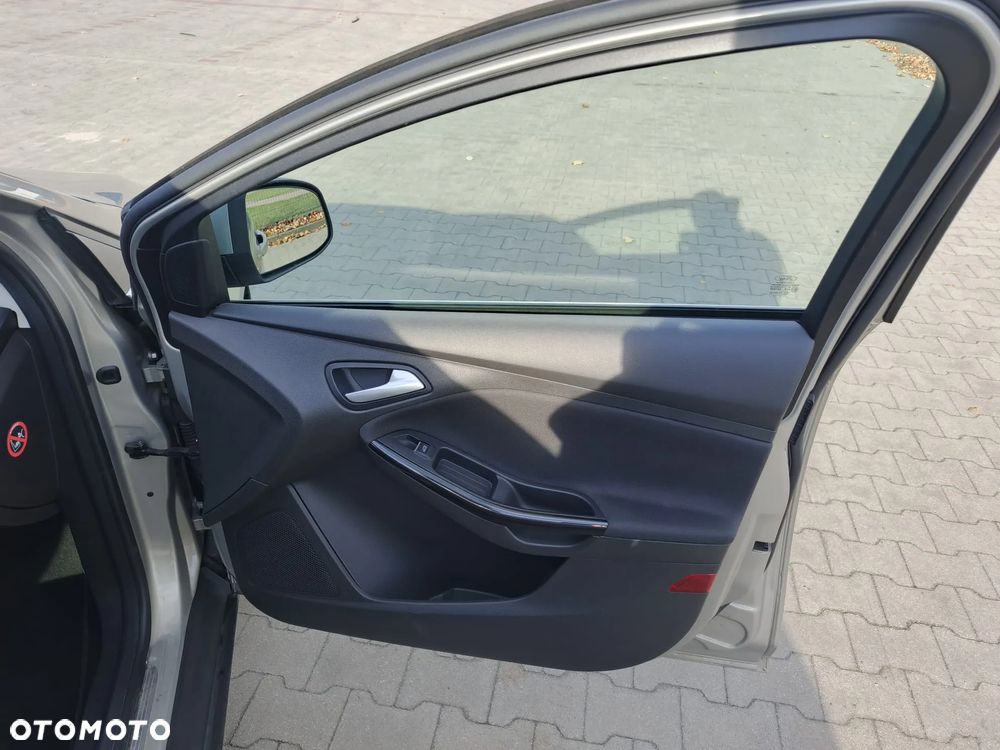Ford Focus 1.5 EcoBoost SYNC Edition ASS PowerShift - 26