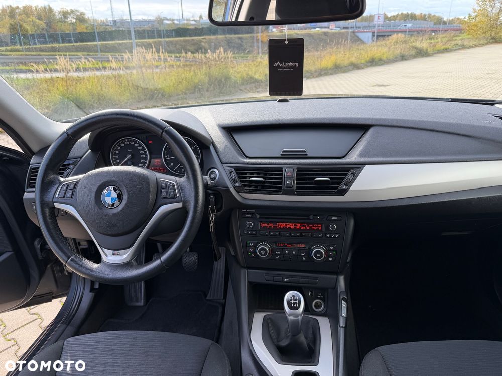 BMW X1 sDrive18i - 18