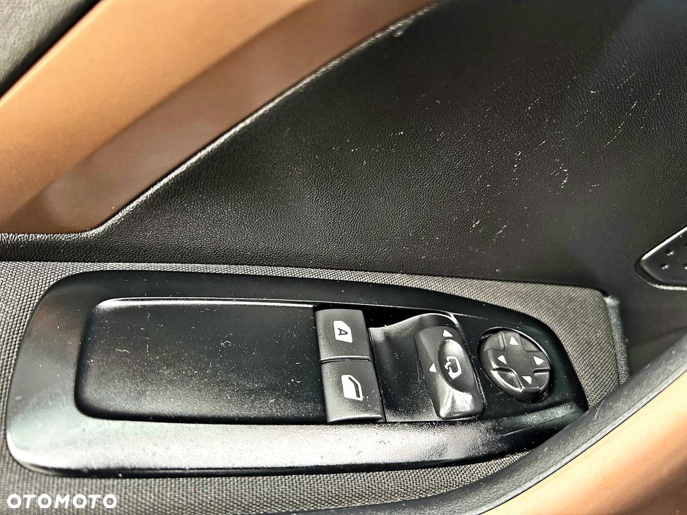 Peugeot 208 e-HDi 92 Stop&Start Style - 26