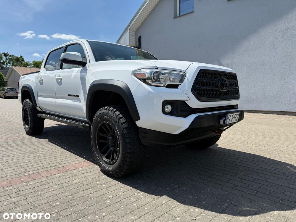 Toyota Tacoma - 28