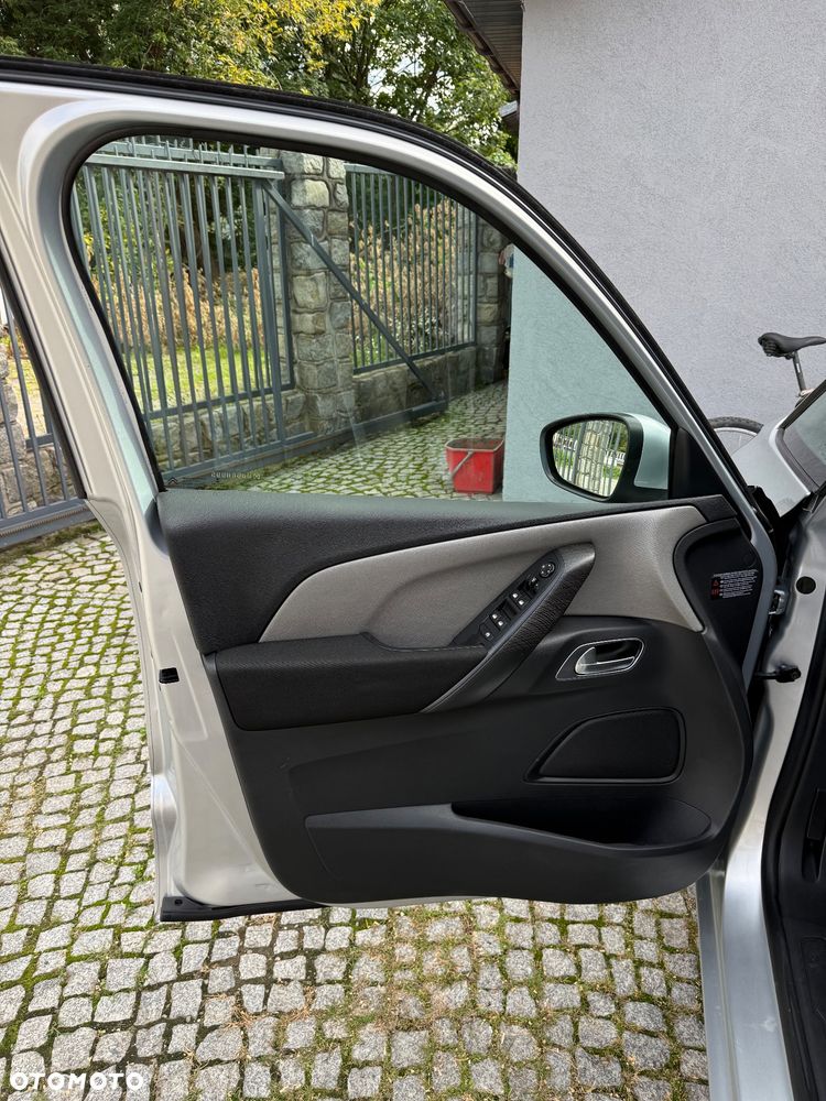 Citroën C4 Picasso 1.6 e-HDi Exclusive - 11