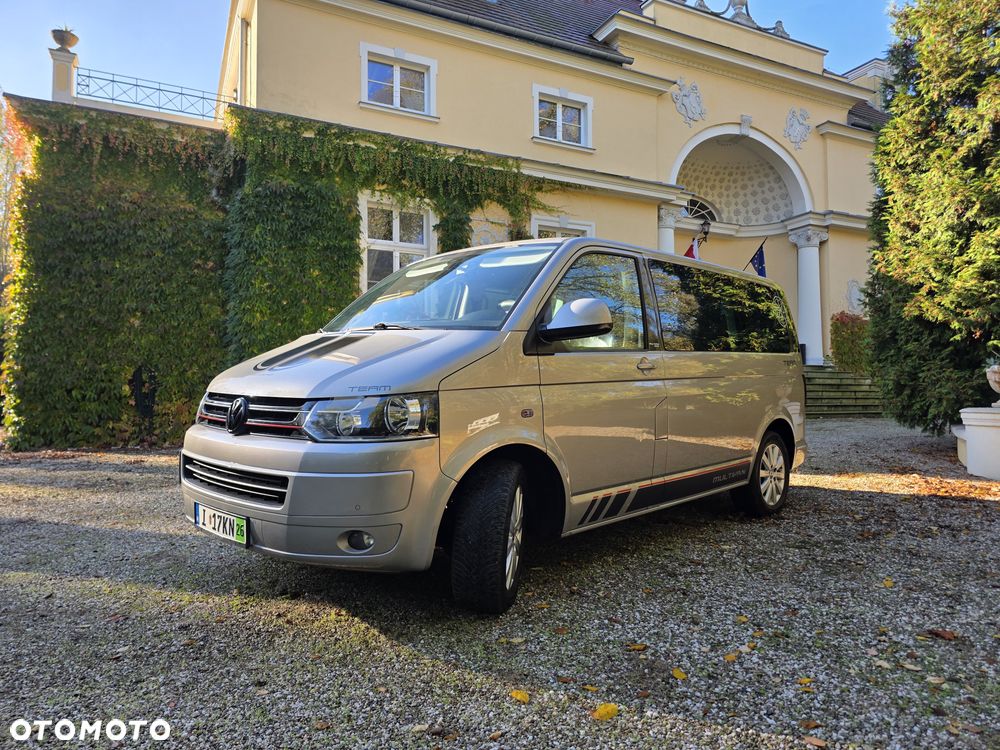 Volkswagen Multivan - 1