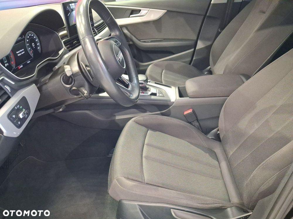 Audi A4 Limousine - 13
