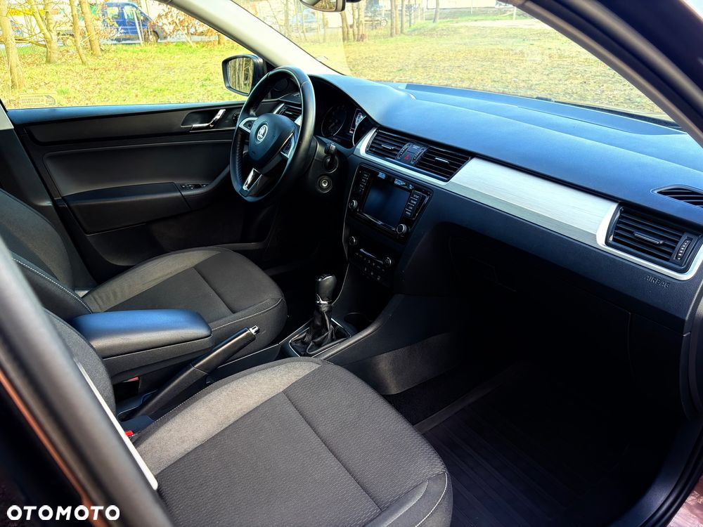 Skoda RAPID 1.2 TSI Ambition - 24