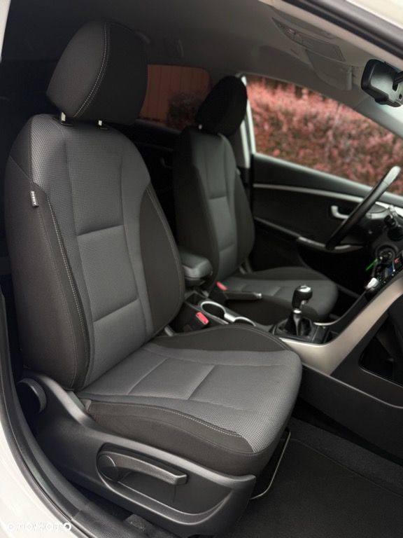 Hyundai i30 1.6 GDI Premium - 33