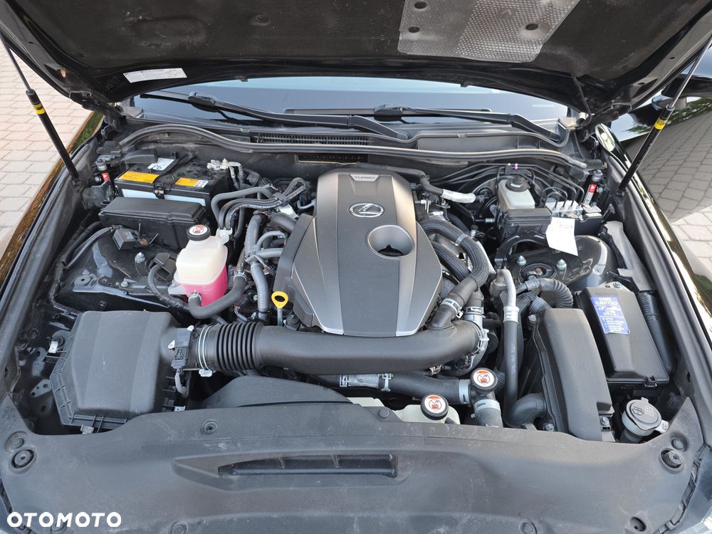 Lexus IS 200t Elite - 18