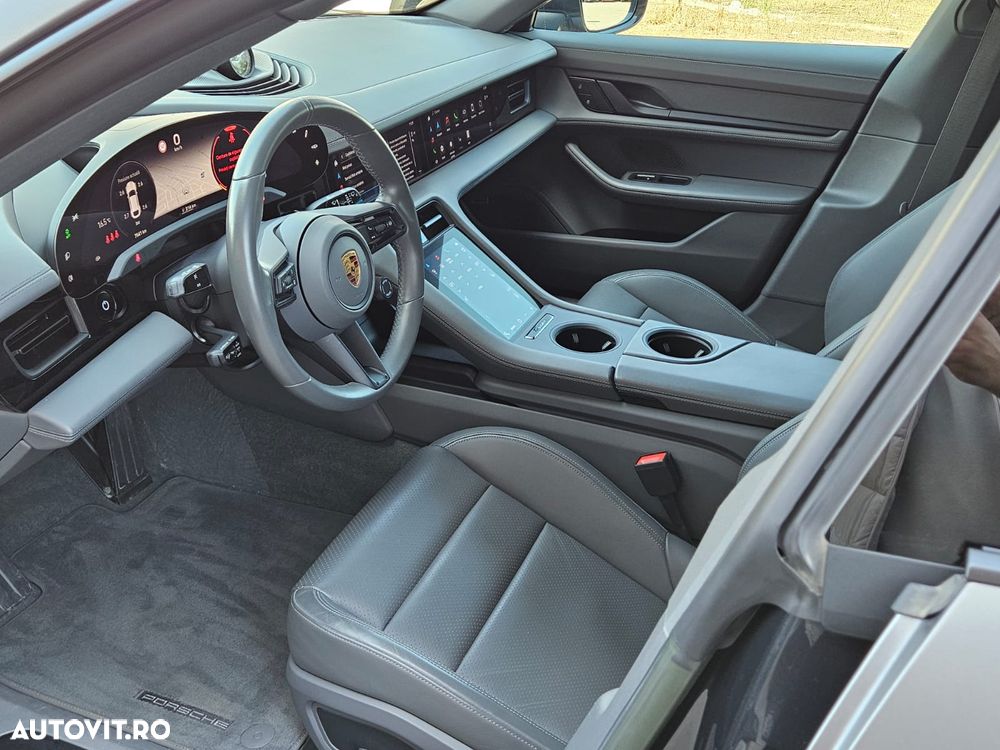 Porsche Taycan 4 - 6