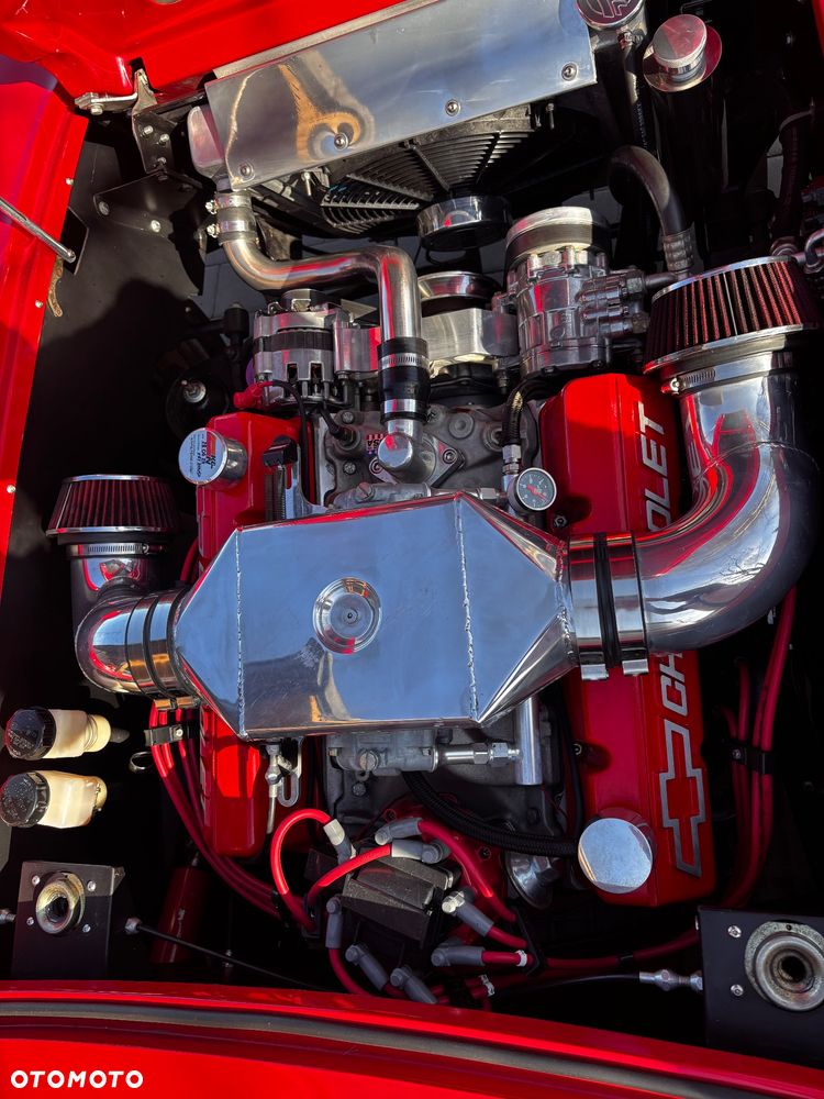 Chevrolet Corvette - 8